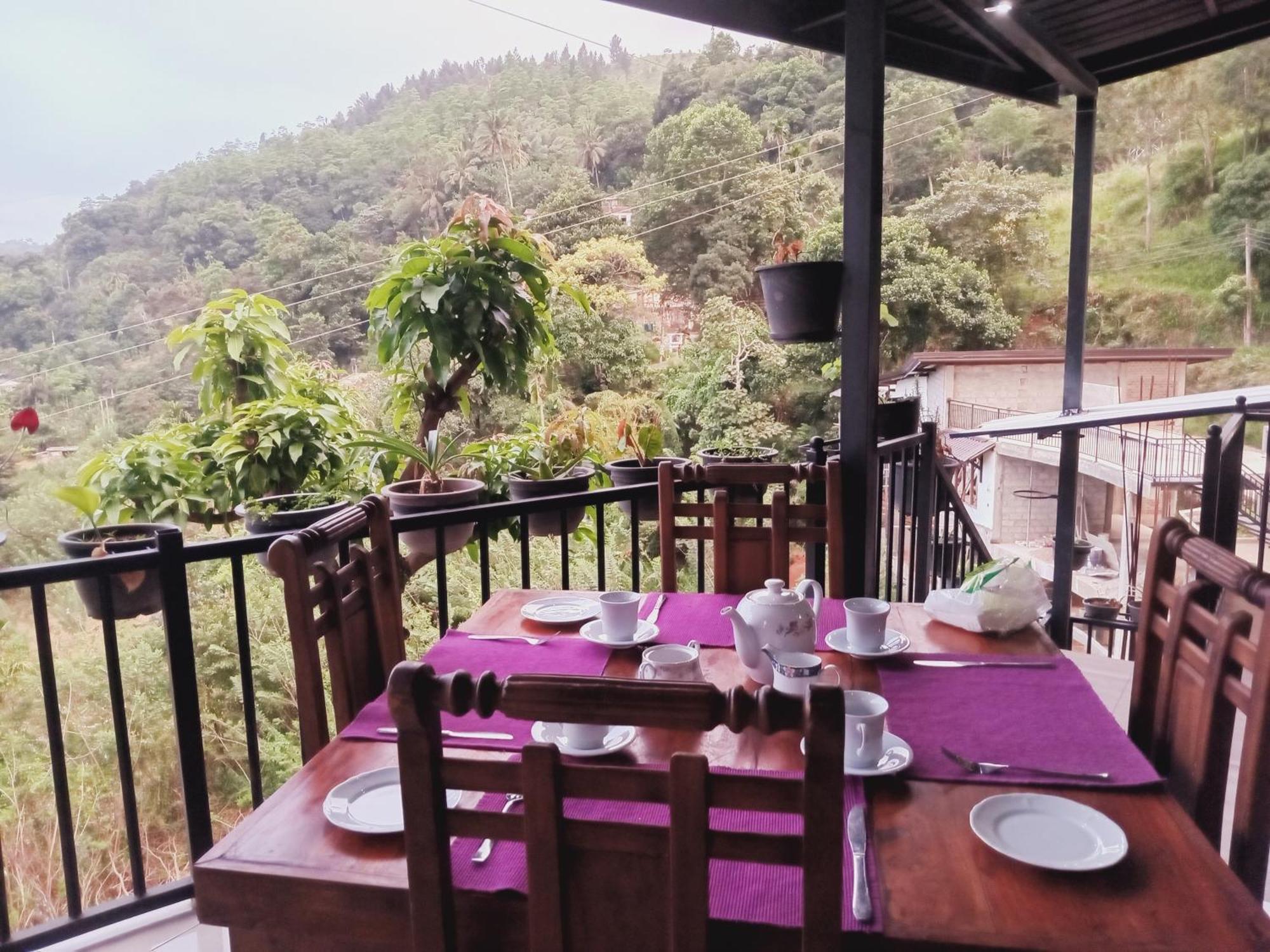 Kandy Ivy Mountain View Resort Bagian luar foto