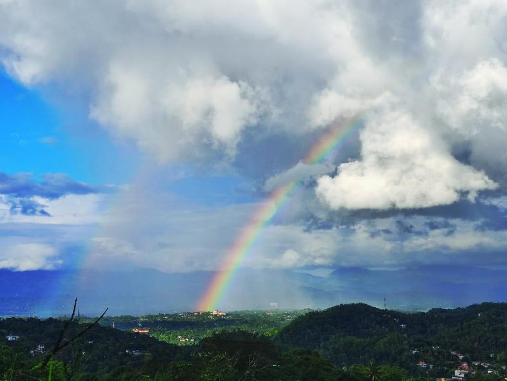Kandy Ivy Mountain View Resort Bagian luar foto